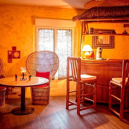 Domaine De La Croix Du Vexin Bed & Breakfast Themericourt Eksteriør bilde